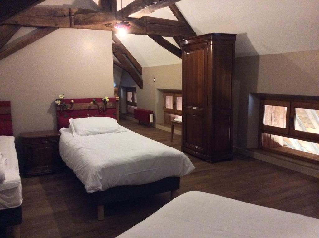 Domaine De Noyer Bed and Breakfast Saint-Christophe-en-Brionnais Kamer foto
